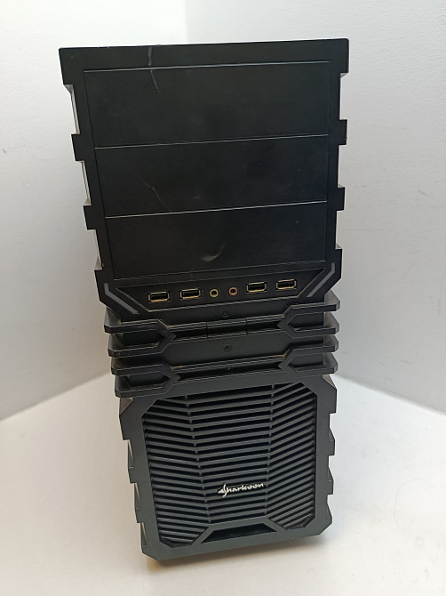 Системний блок: корпуc Sharkoon, материнська плата Gigabyte GA-970A-DS3P AMD FX-8320E/0/0 + БЖ Be quiet 500W System power 8 S8-500W (товар вживаний) Луцк - изображение 1