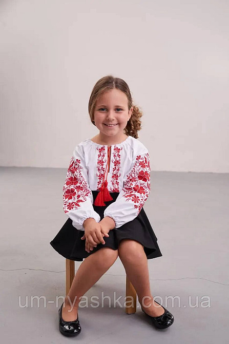 Дитяча вишиванка з синьою вишивкою  Фіалка Кривий Ріг - фото 5