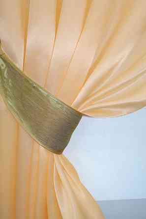 Кухонные шторы VR-Textil № 073к с ламбрекеном и подхватами персиковый с золотистым 270х170 см (52-0194) Киев