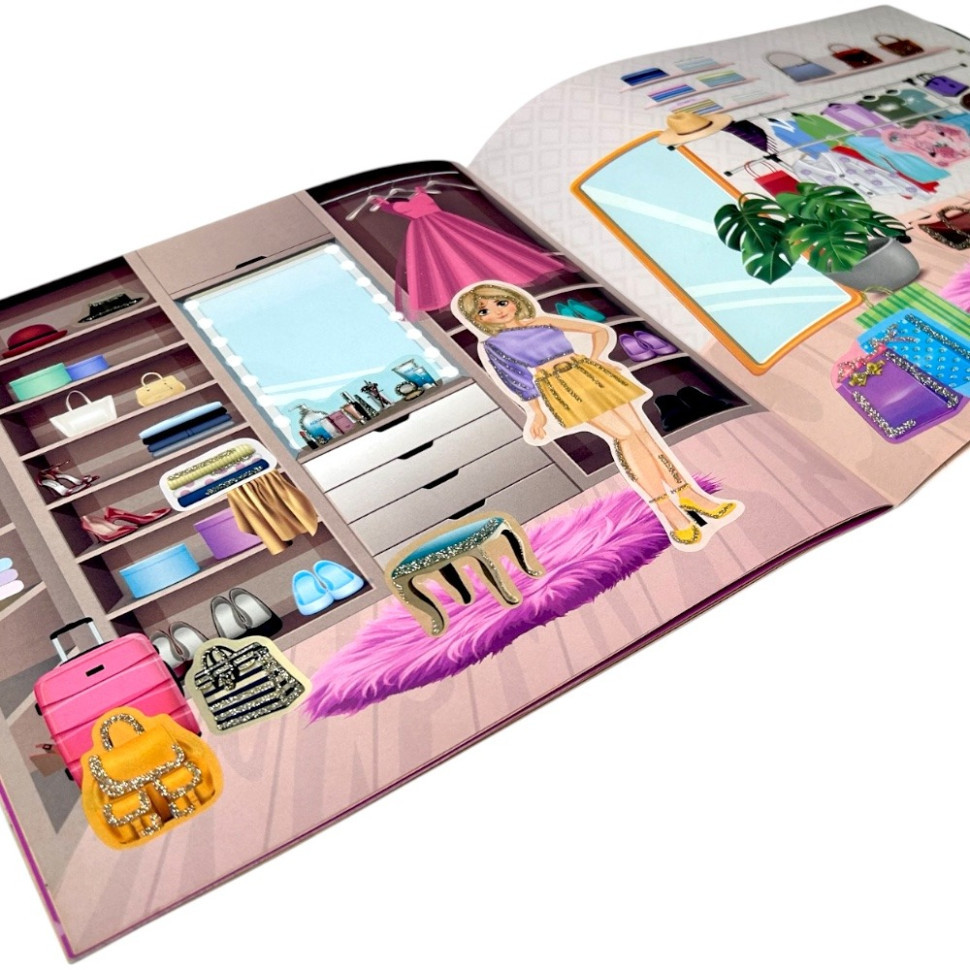 Детская книжечка с наклейками 