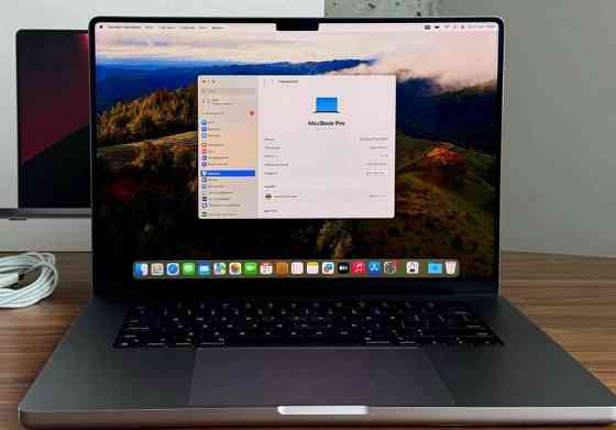 Ноутбук: Apple MacBook Pro 16" M2 PRO 16Gb. 512Gb. SSD/20 Циклів заряду. Київ