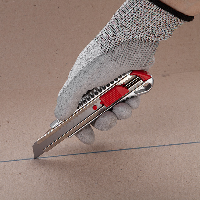 Нож сегментный, 18 мм, металлическая направляющая, противоскользящий корпус INTERTOOL HT-0504 Киев - изображение 8