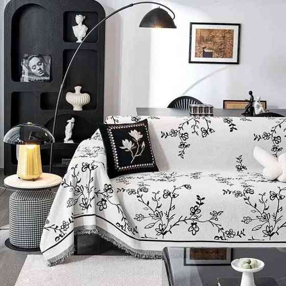 Плед покрывало для дивана и кровати,чехол накидка для мягкой мебели 180х230 см,белый с черным цветочным узором Каменец-Подольский