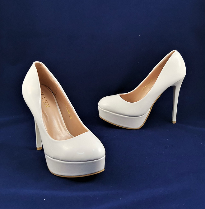 Жіночі Білі Туфлі на Каблуку Шпильке Лакові Модельні (розміри: 38,40) - 139/160 Дніпро - фото 6