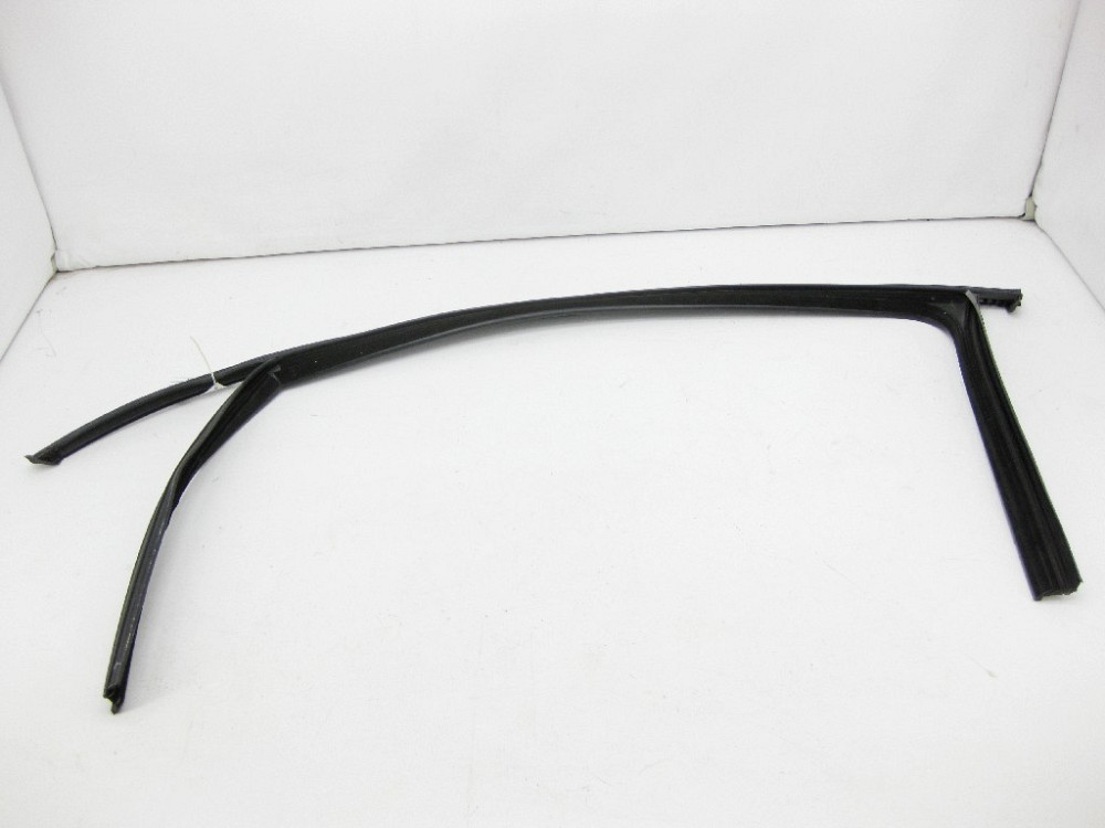 Mercedes-Benz  A2477252300 Гумове напрямне скло передніх лівих дверей EQB X243 GLB X247 Одеса - фото 1