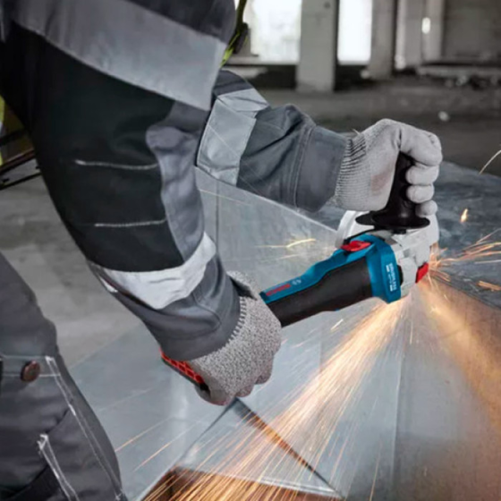 Угловая шлифмашина аккумуляторная Bosch GWS 18V-11 S Professional: без АКБ в кейсе L-BOXX 136 (06019N4001) Киев