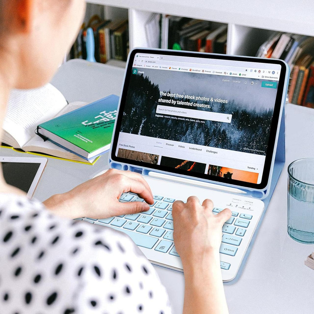 Клавиатурный чехол QWERTZ для iPad 10.9 Air 5 2022 Air 4 2020 Pro 11 2018/2022 с подсветкой и держателем Киев - изображение 4