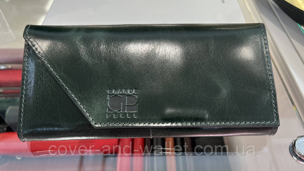 Місткий жіночий гаманець зеленого кольору з гладкої шкіри Grande Pelle Festa Київ - фото 5