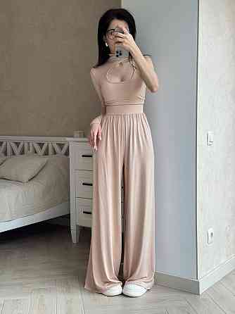 Жіночий стильний костюм двійка: топ на одне плече і штани турецька віскоза Одеса