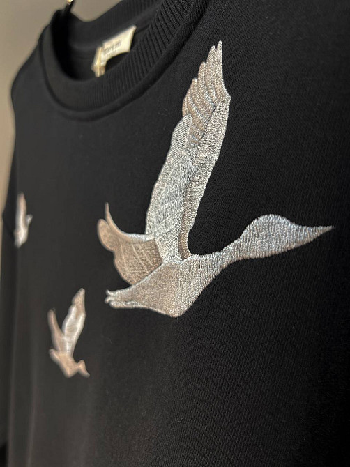 Світшот жіночий Pepper&mint 24-18 вишивка птахи оверсайз утепленний чорний, чорний, M Київ - фото 4