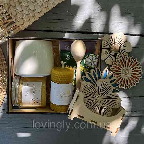 Набір подарунковий: чашка, крем-мед, свічка, чай у дерев’яному боксі Ірпінь