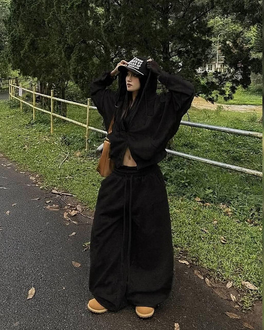 Женский теплый оверсайз костюм: худи с капюшоном и широкие брюки с утяжкой трехнитка на флисе Одесса - изображение 3