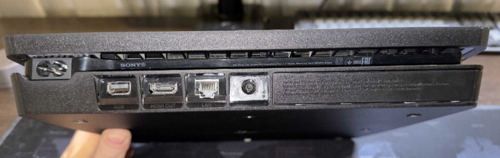 Приставка: SONY PlayStation 4 Slim 1TB+ 2 Геймпада + игры. Киев - изображение 2