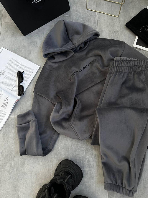 Стильный женский теплый костюм из плотного двустороннего велюра. Графит, 46/48 Одесса - изображение 1