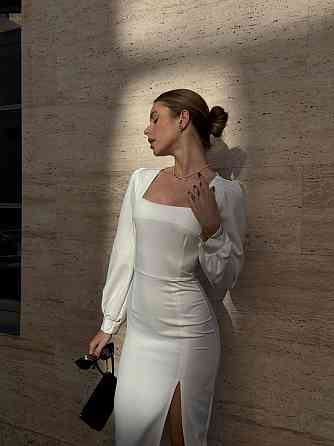 Женское вечернее элегантное миди платье с разрезом костюмка класса люкс Молочный, 42/44 Одесса