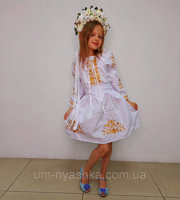 Дитяче ошатне вишите плаття Квіткова поляна біло-золота Кривий Ріг - фото 1