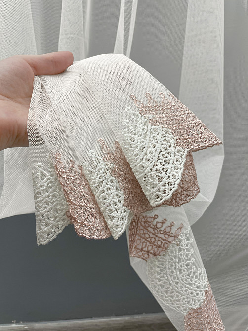 Тюль VR-Textil 1463т Грек-сетка с вышивкой Молочный с пудровым 300х270 см (42-0331) Киев - изображение 4