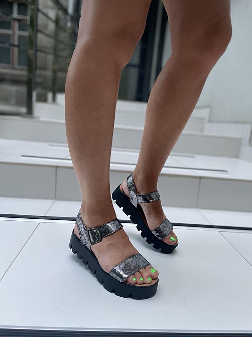 Kentro Босоніжки жіночі сріблясті KENTO 3222 літні, шкіра-сатин / Стильні босоніжки на платформ Коломия - фото 7