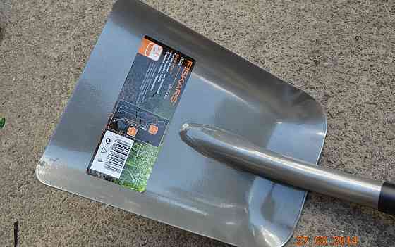 Лопата Совкова Fiskars Ergonomic (132400/1001579) Нововолинськ