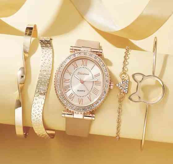 Подарочный набор для женщин 1 наручные часы с 4 оригинальными браслетами без подарочной коробки золотой Киев