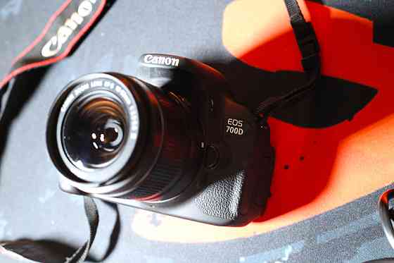 Професійний фотоапарат Canon EOS 700D Дзеркалка. Повний комплект. Київ