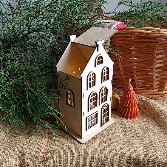 Дерев’яний будиночок у скандинавському стилі - Святковий декор з LED світлом Ірпінь