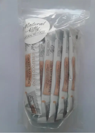 Крем-снек для котів Natural Kitty Creamy Treats Chicken with Quinoa зі смаком курки і кіноа 24х12г Вінниця