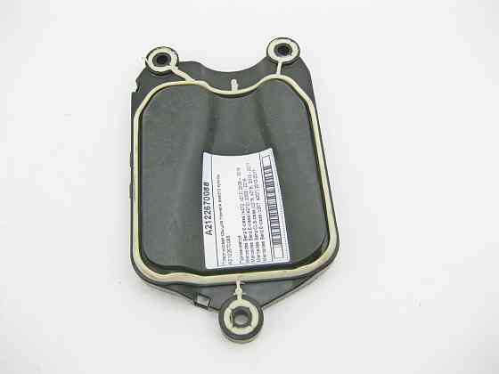 Mercedes-Benz  A2122670088 Пластикова кришка тунелю замість куліси E-Class W212 C207 CLS C218 Одеса