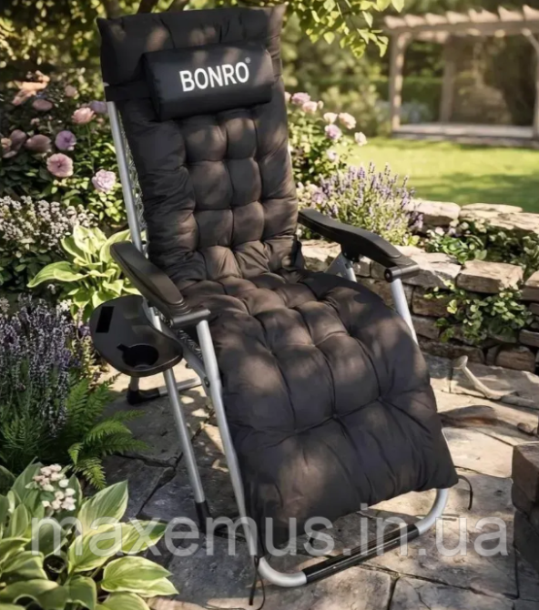 Садовый шезлонг-кресло Bonro B04 с подушкой и подставкой раскладной туристический шезлонг для отдыха черный Мостиська - фото 7