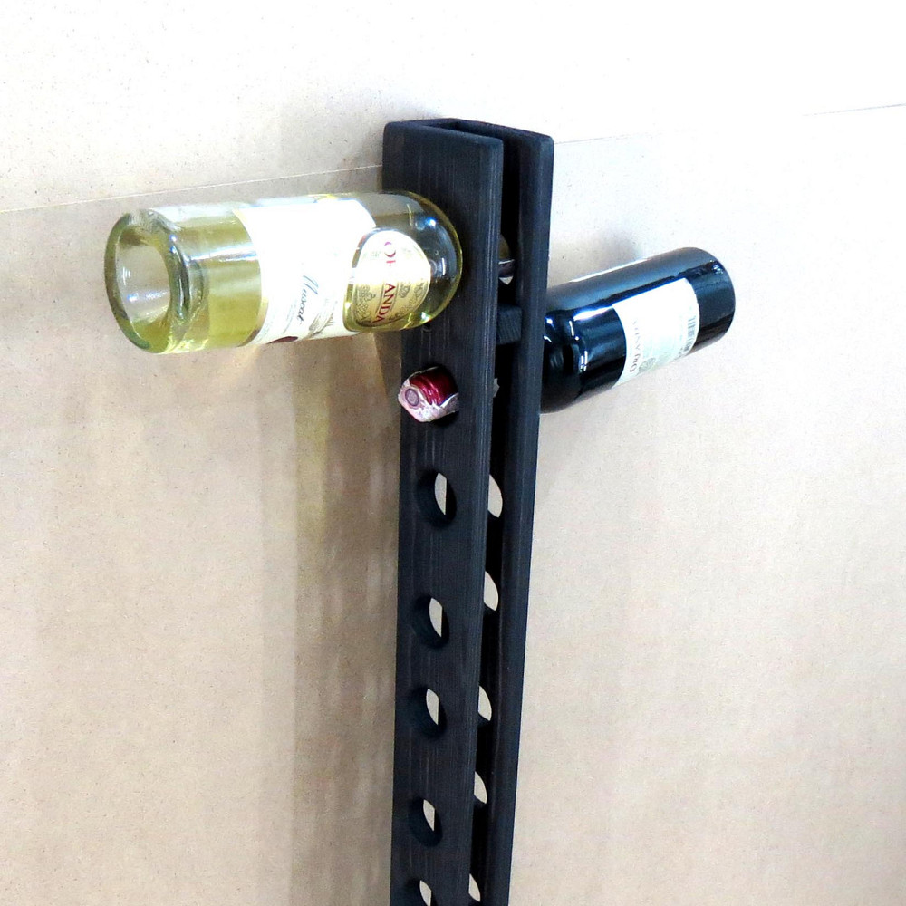 Настенная винная полка 