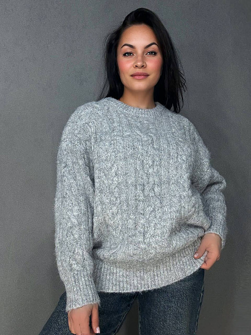Свитер женский A-N 3324 оверсайз крупная вязка букле косы длинный one size, светло-серый, one size Киев - изображение 7