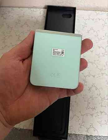 Смартфон: Samsung Galaxy Flip 6, 12/256Gb. Киев