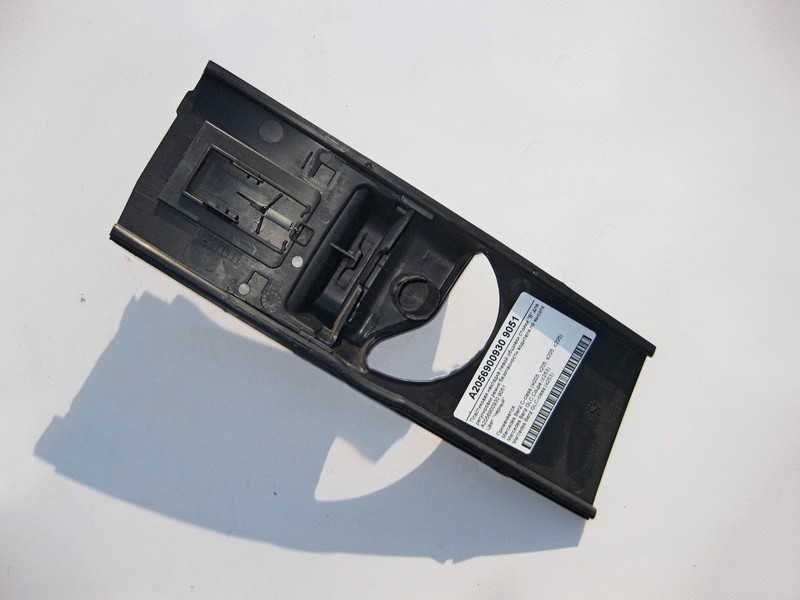 Mercedes-Benz  A2056900930 9051 Пластикова чорна накладка направляючої ременя безпеки водія C-Class W205 GLC X253 Одесса - изображение 2