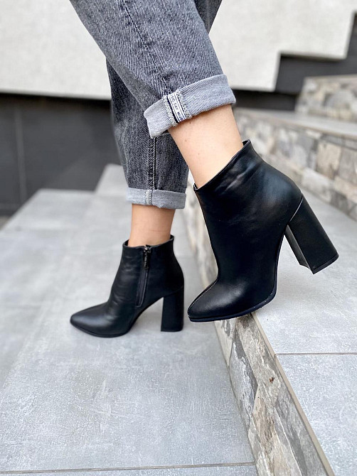 Nivelle Черевики жіночі NIVELLE чорні натуральна шкіра з хутром каблук 9.5см висота 10см 38р.39 Коломыя - изображение 3