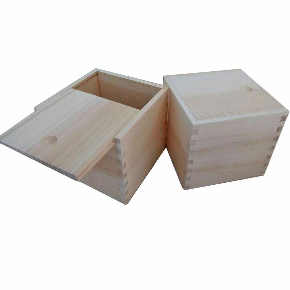 Подарочная коробка 