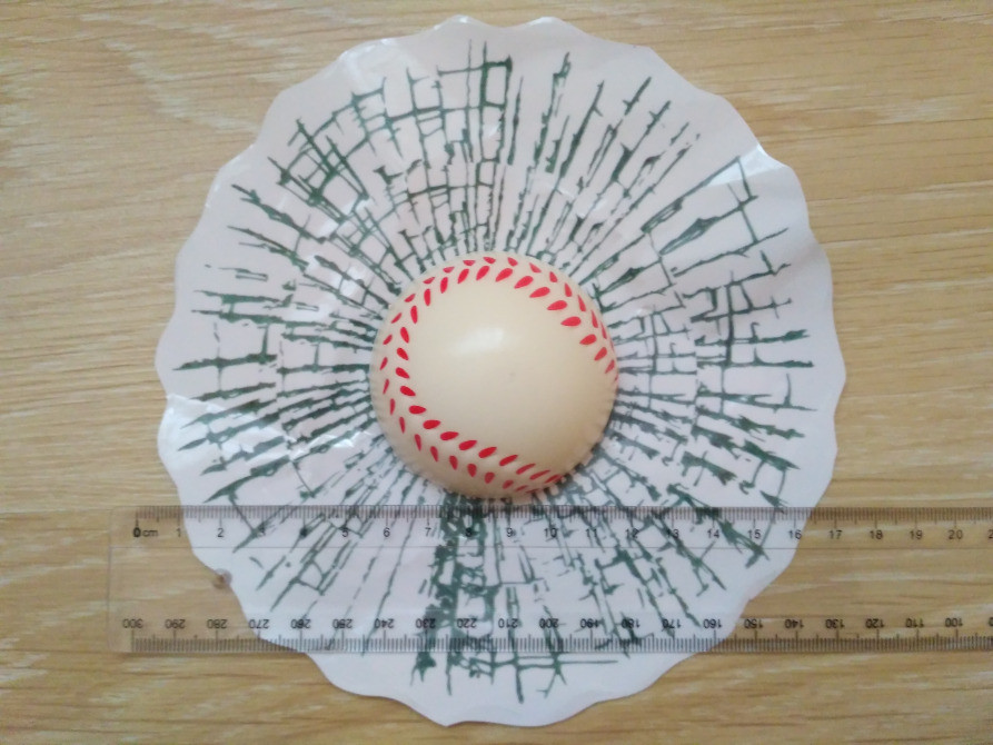 Мяч футбольный белый в окне авто наклейка прикол Київ - фото 1