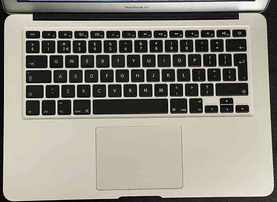 Ноутбук: MacBook Air 13" 2017,i5,8Gb, 128Gb. Київ