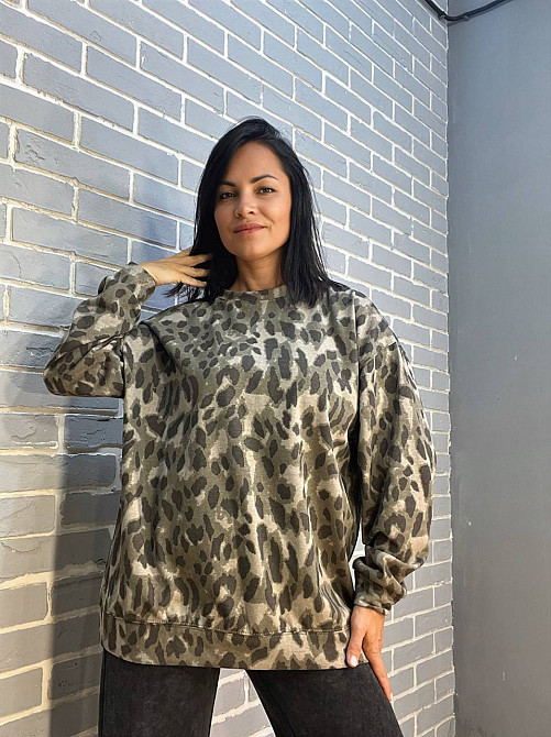 Свитшот женский W 3022 оверсайз удлиненный леопардовый принт one size оливковый, оливковый, one size Киев - изображение 14