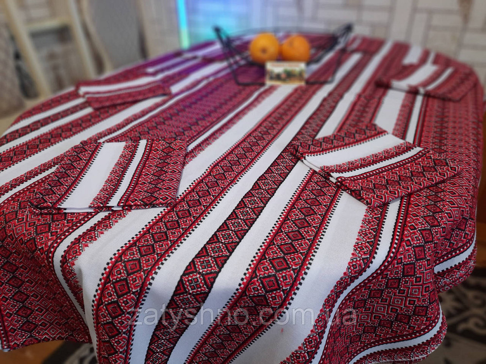 Красная яркая скатерть с салфетками Киев - изображение 8