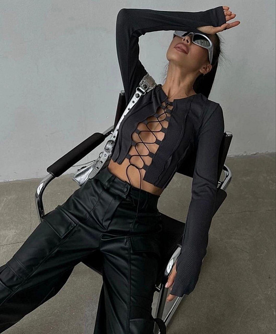 Жіночий стильний привабливий топ із довгим рукавом на шнурівці рубчик мустанг Чорний, 40/44 Одеса - фото 2