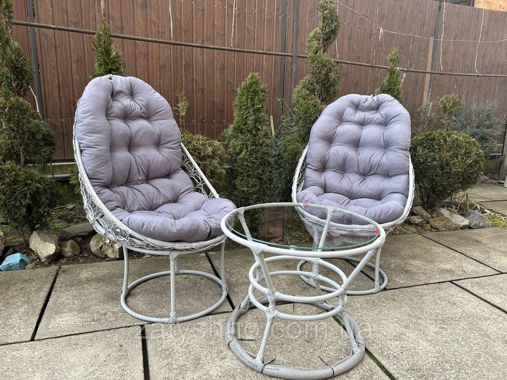 Плетені меблі з сірими накидками Київ - фото 9