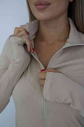 Женский костюм для спорта и фитнеса 