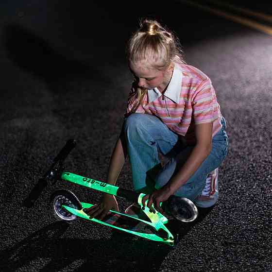 Самокат Micro серии Sprite Glow LED Art Collection – Космос Днепр