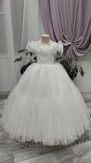 Длинное белое платье со шлейфом на рост 128-140 Кривой Рог - изображение 7