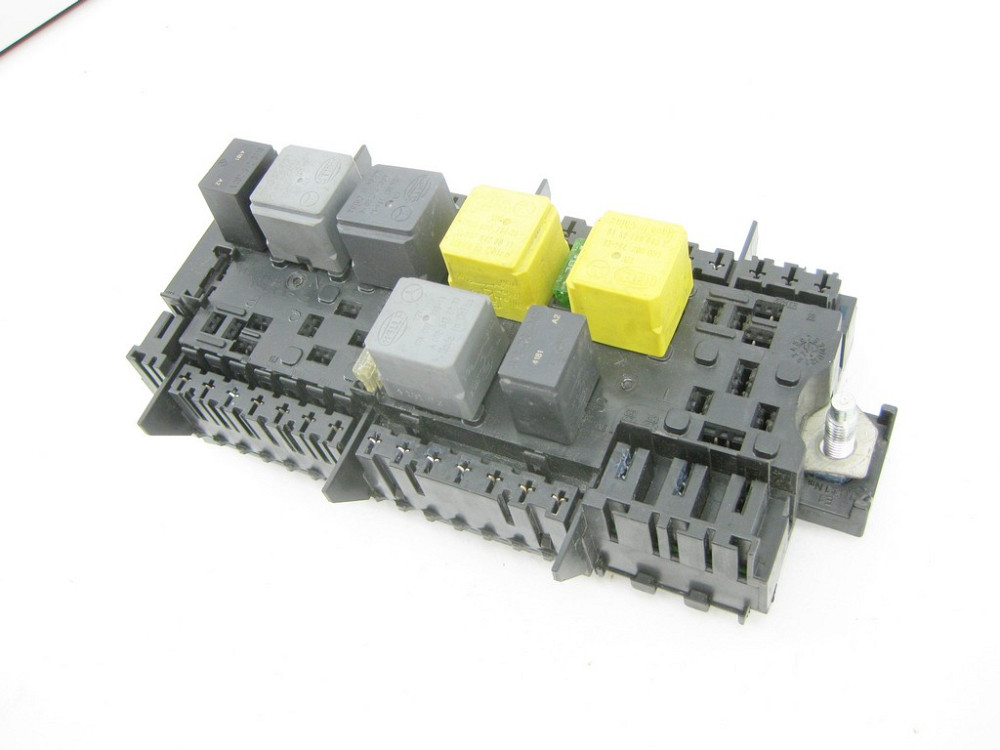 Mercedes-Benz  A2469067100 Блок реле під капотом праворуч CLA Shooting Brake X117 CLA C117 GLA X156 A-class W176 B-class W242 B-class W246 V-class W44 Одесса - изображение 6