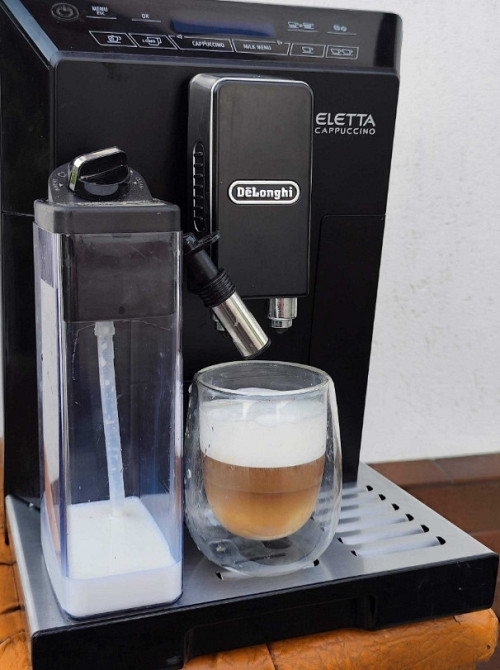 Кавомашина DeLonghi ECAM 44.660 B Eletta Cappuccino новий молочник Харків - фото 2