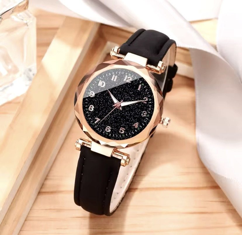 Подарочный набор для женщин 1 наручные часы с 4 оригинальными браслетами без подарочной коробки черный Киев - изображение 4