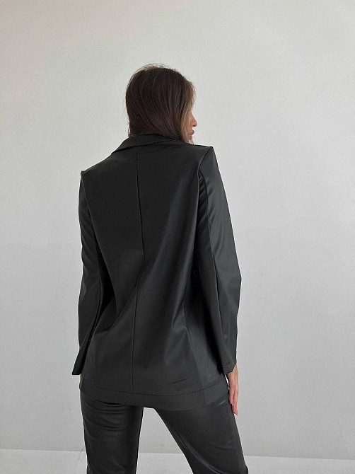 Женский стильный базовый пиджак из матовой эко-кожи Одесса - изображение 6