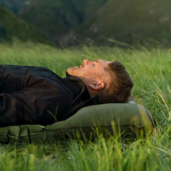 Матрац надувний одинарний Naturehike FC01 з вбудованим ножним насосом (Зелений) Вінниця