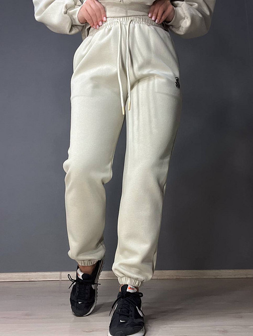 Костюм женский A-N 2735 с медвежонком в ​​камнях - худи и штаны бежевый, бежевый, M Киев - изображение 13